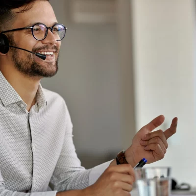 Gluecklicher Telemarketing Agent Gluecklicher Telemarketing Agent
